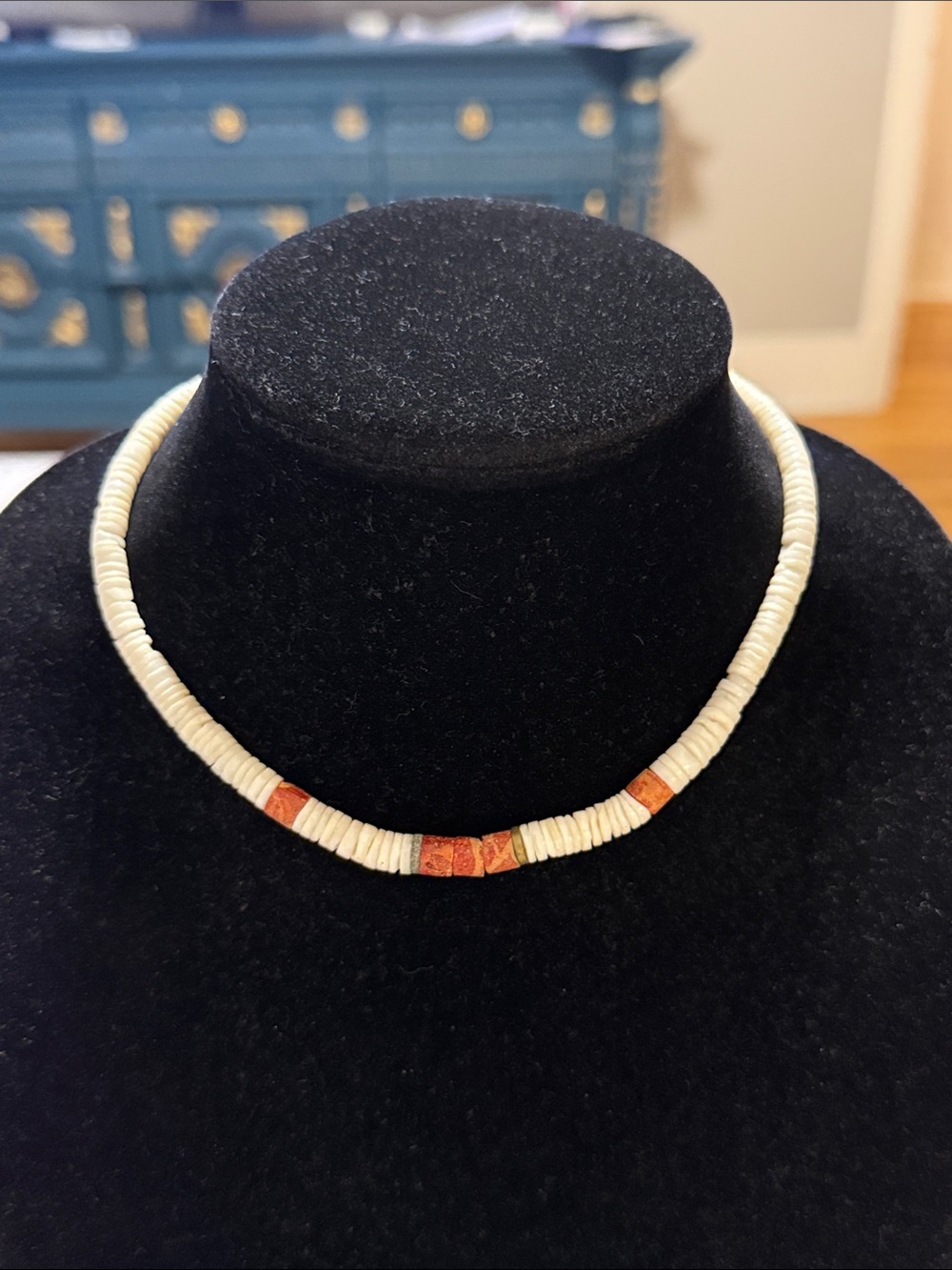 Vintage Boho Native American Style White Cream Orange Shell Beaded Necklace